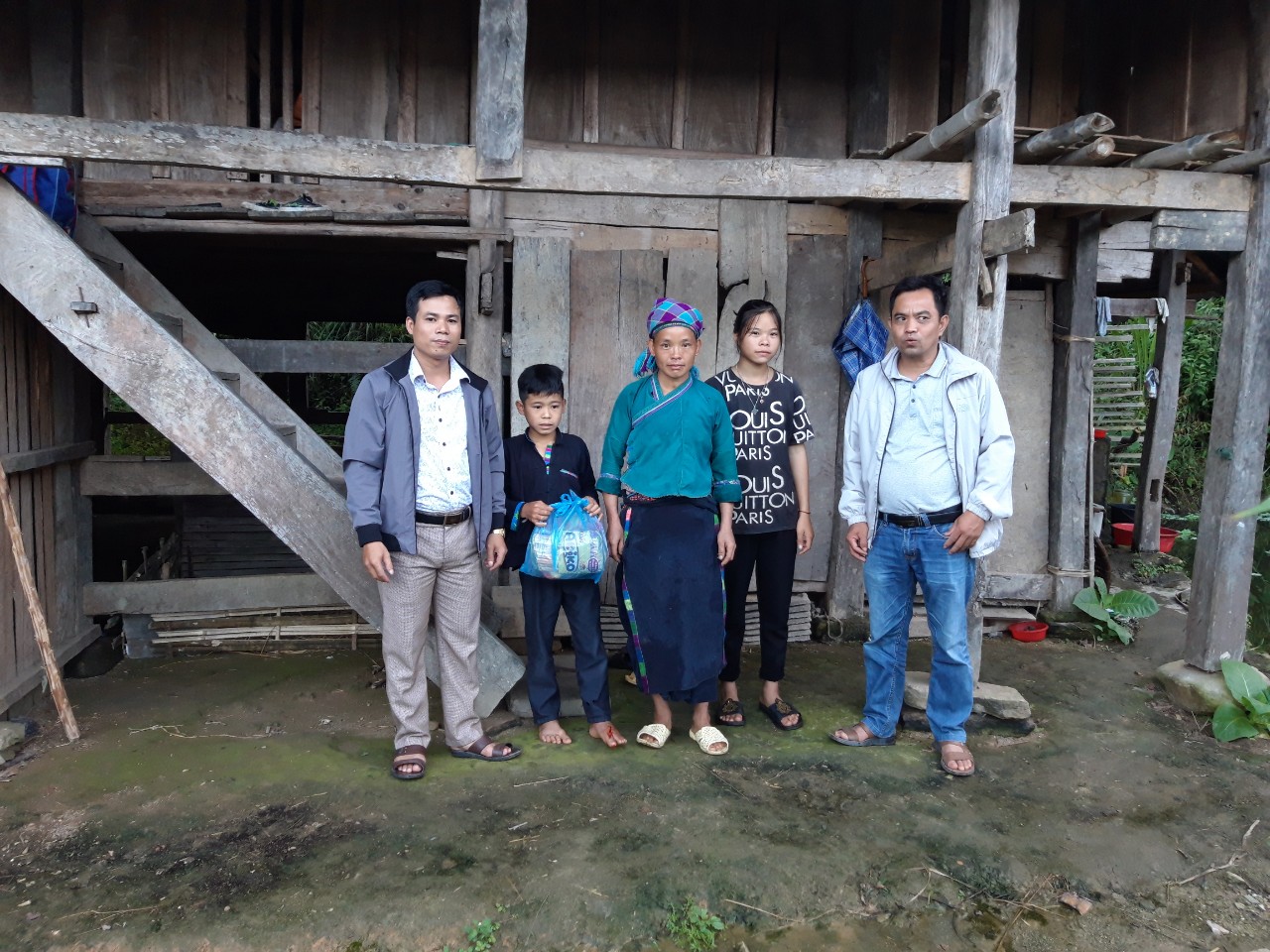 DỰ ÁN ĐỠ ĐẦU VÀ CHĂM LO CHO TRẺ MỒ CÔI VÀ TRẺ KHUYẾT TẬT TẠI HUYỆN HOÀNG SU PHÌ TỈNH HÀ GIANG