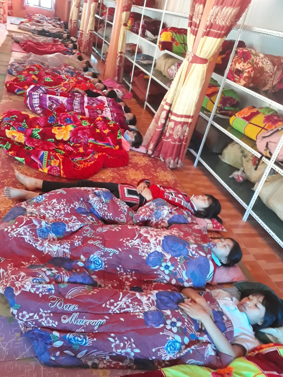 DỰ ÁN ĐỠ ĐẦU VÀ CHĂM LO CHO TRẺ MỒ CÔI VÀ TRẺ KHUYẾT TẬT TẠI HUYỆN HOÀNG SU PHÌ TỈNH HÀ GIANG