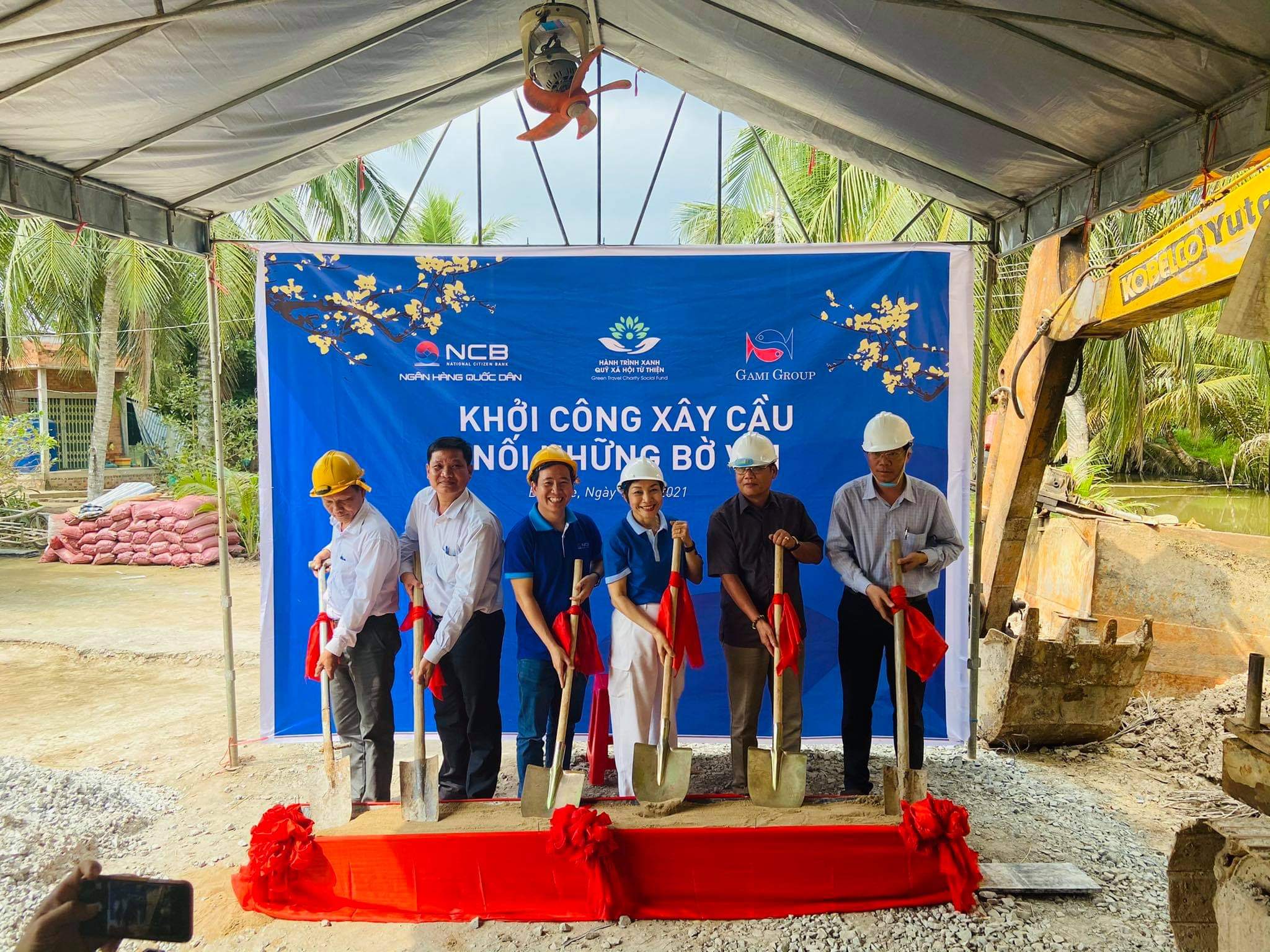 Xây cầu dân sinh tại Bến Tre