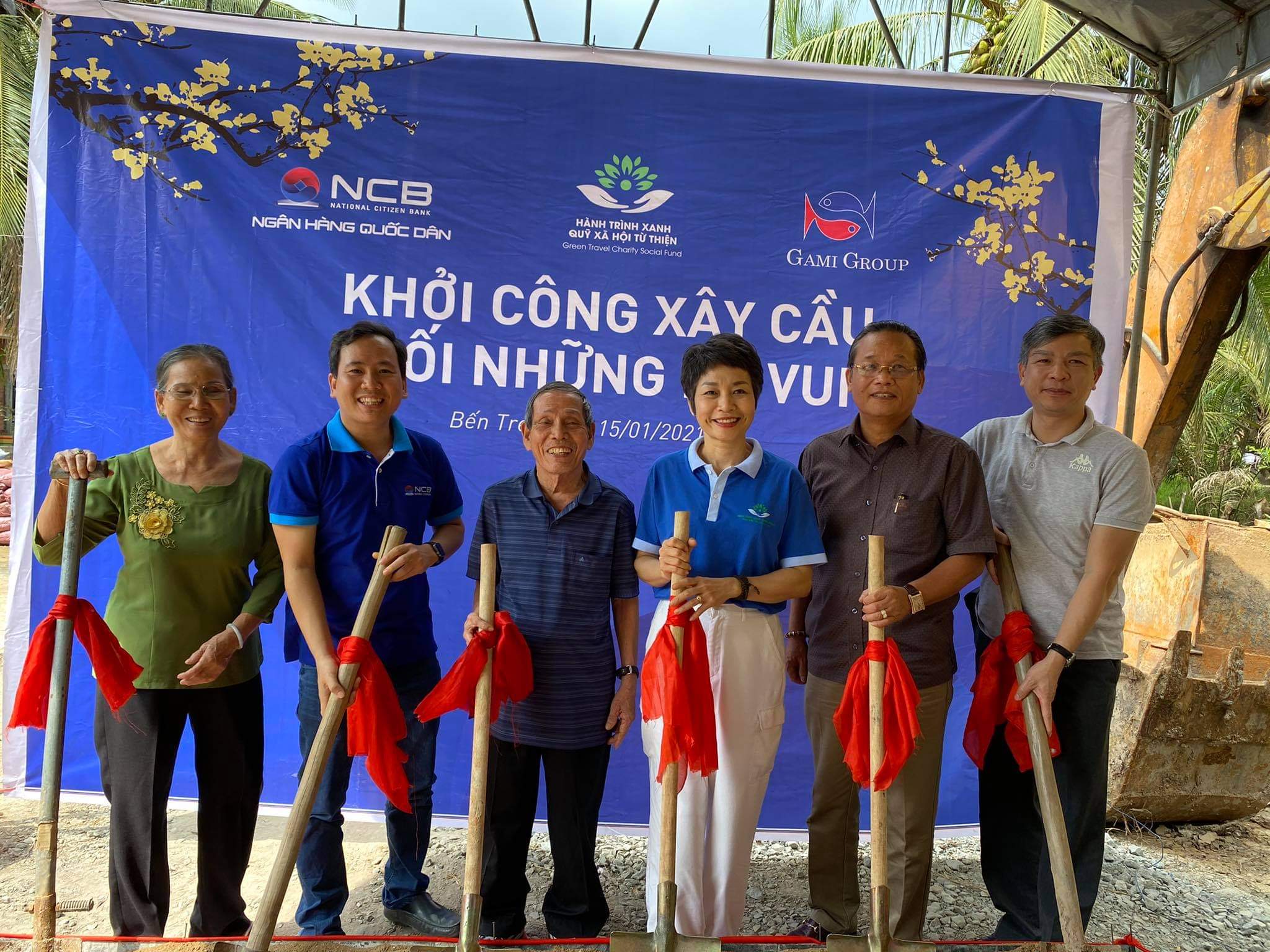 Xây cầu dân sinh tại Bến Tre