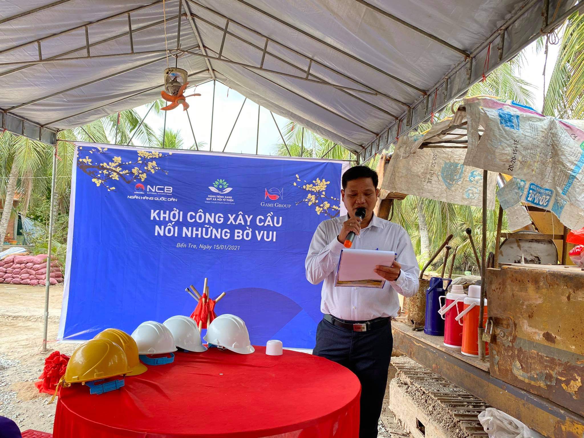 Xây cầu dân sinh tại Bến Tre