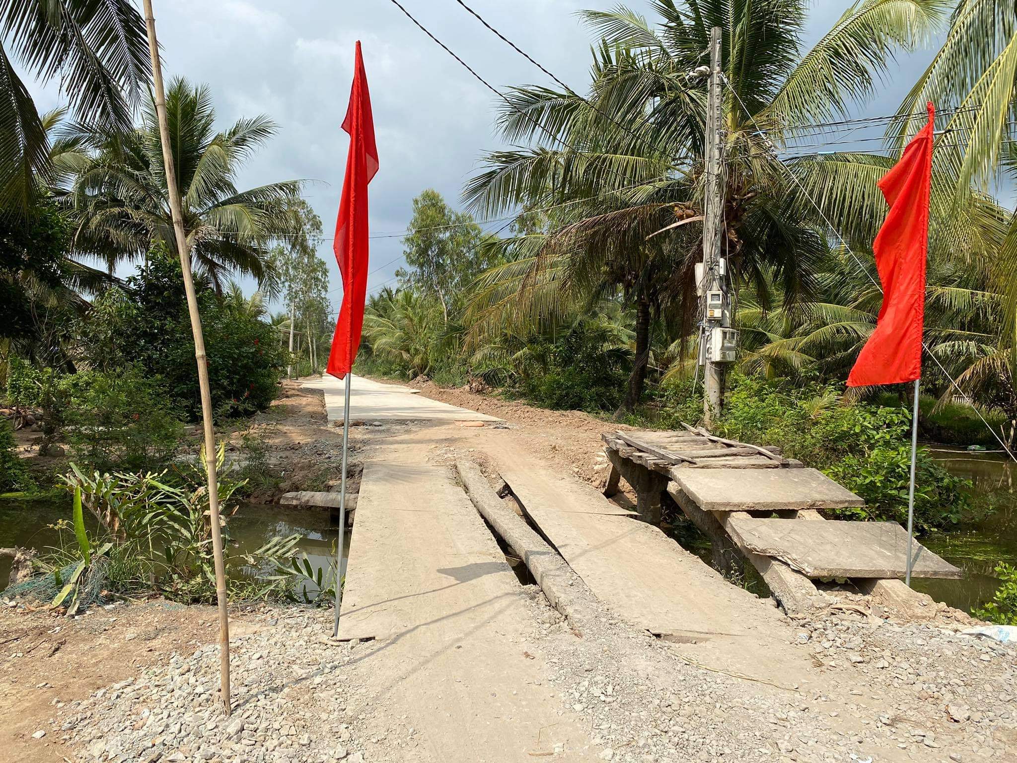 Xây cầu dân sinh tại Bến Tre