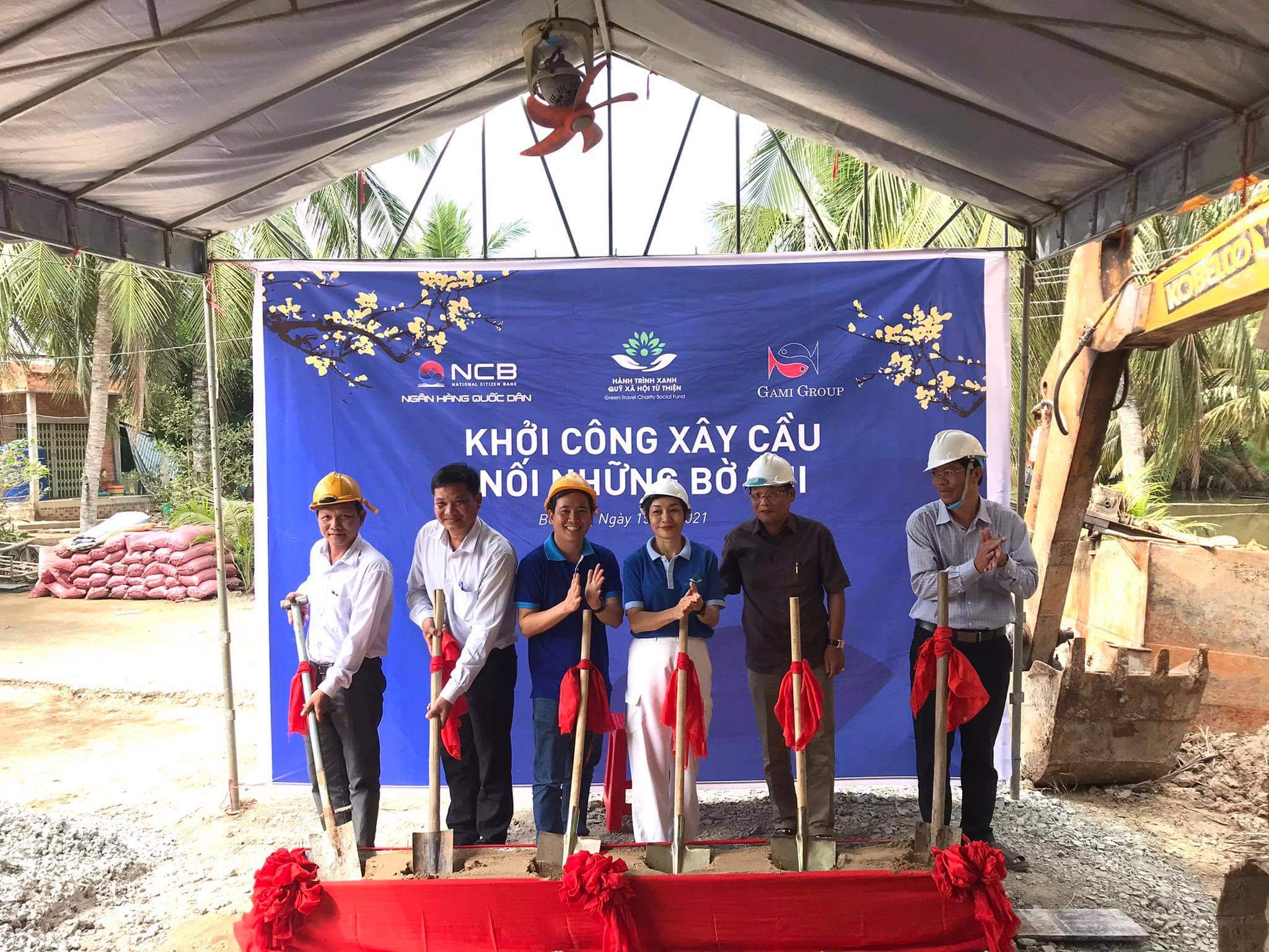 Xây cầu dân sinh tại Bến Tre